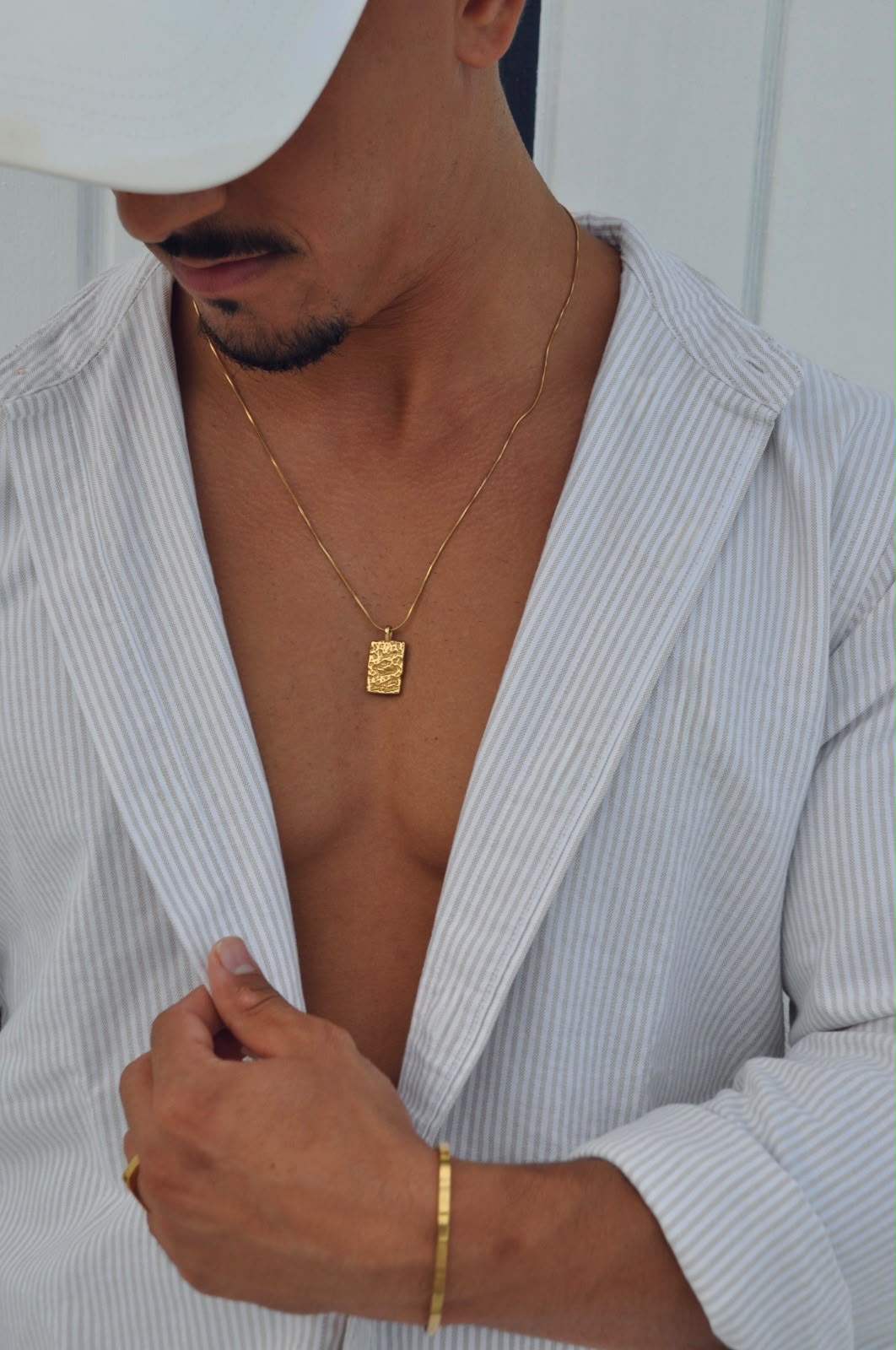 GOLD STONE NECKLACE